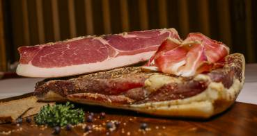 Preview: Gurktaler Schinkenspeck geräuchert "Speckkaiser 2024" Preview: Gurktaler Schinkenspeck geräuchert "Speckkaiser 2024"