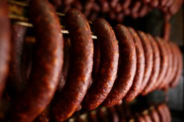 Preview: Hauswürstl mit Wild, mind. 500 Gramm Preview: Hauswürstl mit Wild, mind. 500 Gramm