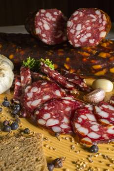 Preview: Metnitztaler Hirschsalami, 1/2 Stange, ca 300g Preview: Metnitztaler Hirschsalami, 1/2 Stange, ca 300g